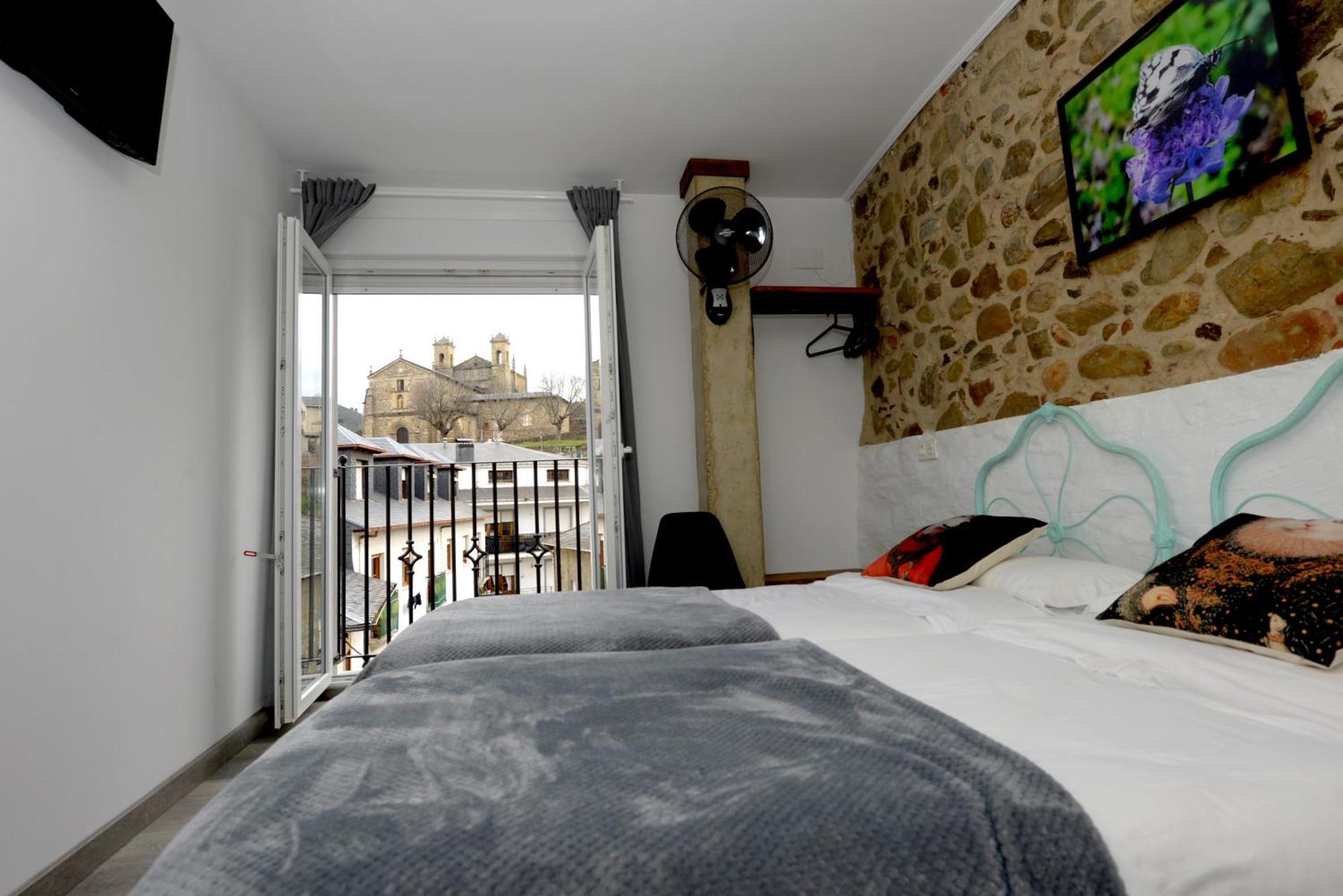 Hostel El Campano Villafranca Del Bierzo Extérieur photo