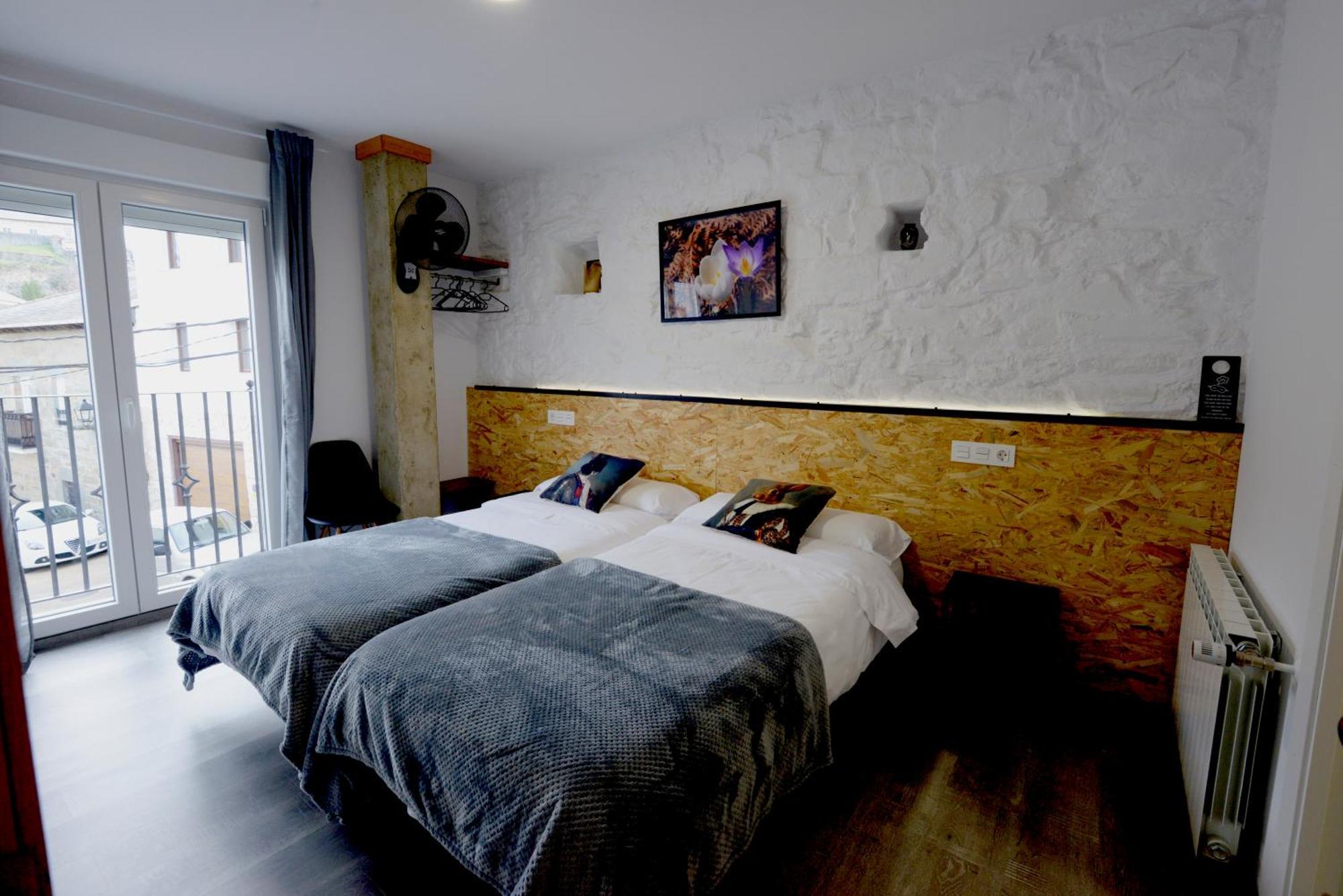 Hostel El Campano Villafranca Del Bierzo Extérieur photo
